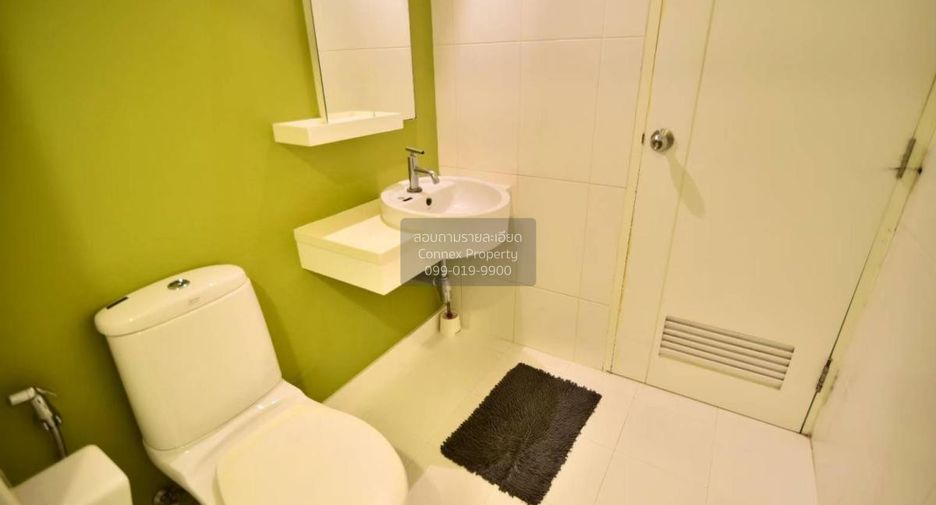 For rent 2 bedrooms condo in Phra Khanong, Bangkok