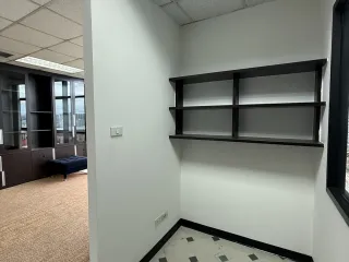 Büro zur Miete in Huai Khwang, Bangkok