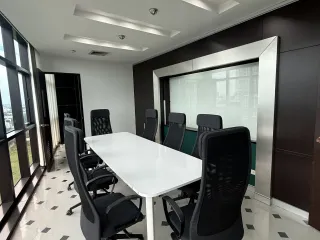 Büro zur Miete in Huai Khwang, Bangkok
