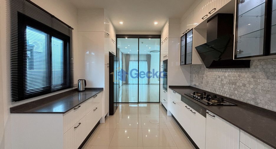 For sale 4 ベッドルーム house in Bang Lamung, Chonburi