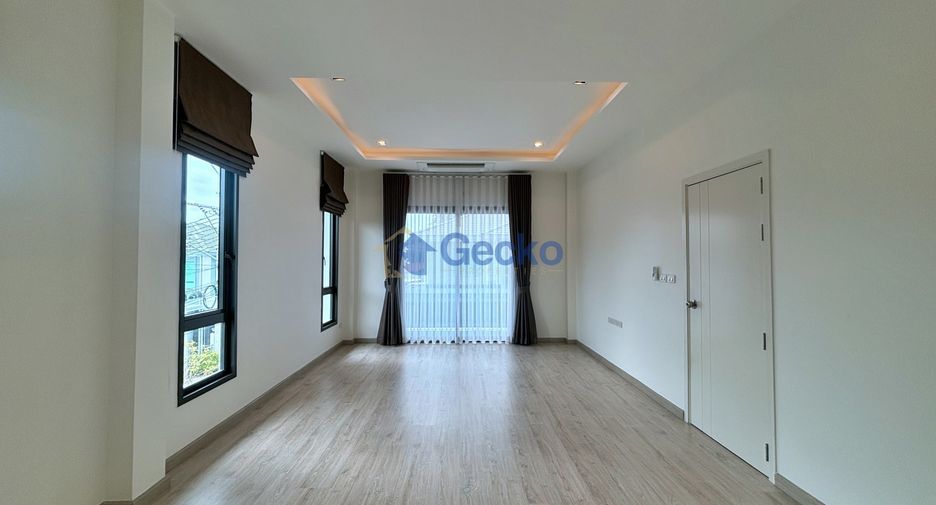For sale 4 ベッドルーム house in Bang Lamung, Chonburi