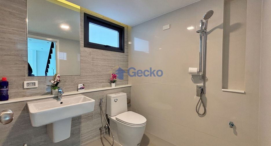 For sale 4 ベッドルーム house in Bang Lamung, Chonburi