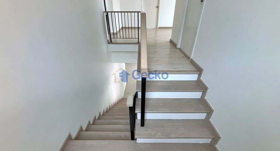 For sale 4 ベッドルーム house in Bang Lamung, Chonburi