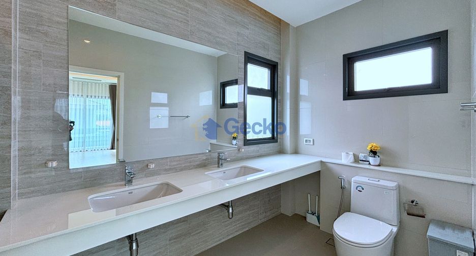 For sale 4 ベッドルーム house in Bang Lamung, Chonburi