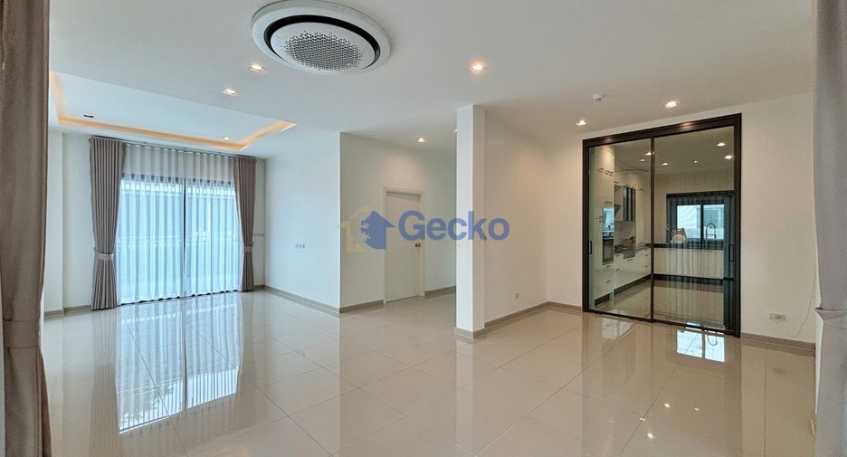 For sale 4 ベッドルーム house in Bang Lamung, Chonburi