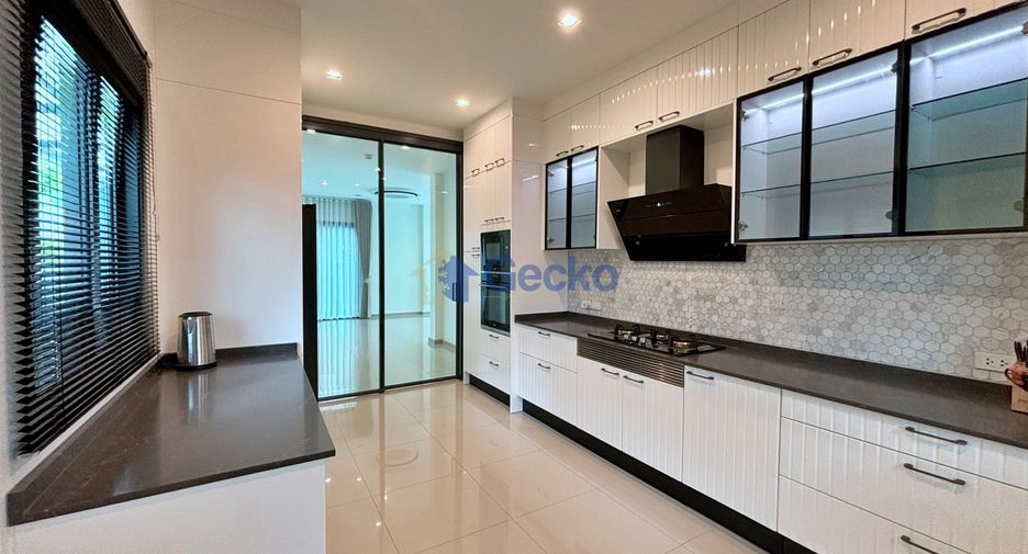 For sale 4 ベッドルーム house in Bang Lamung, Chonburi