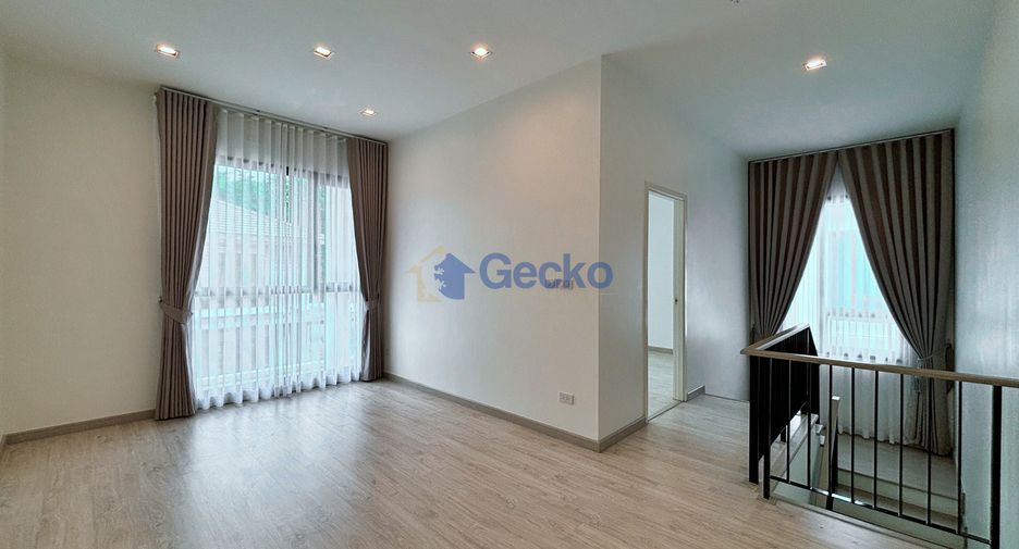 For sale 4 ベッドルーム house in Bang Lamung, Chonburi