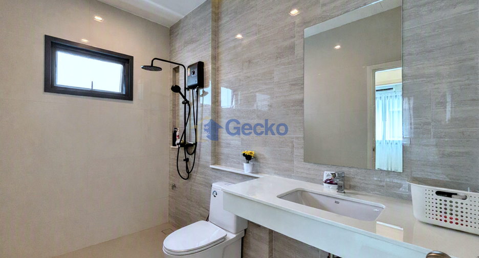 For sale 4 ベッドルーム house in Bang Lamung, Chonburi