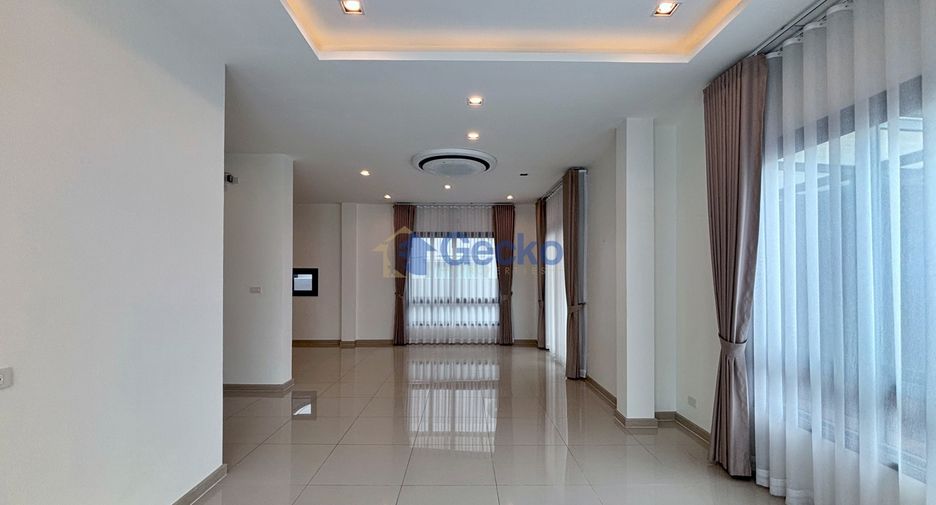 For sale 4 ベッドルーム house in Bang Lamung, Chonburi