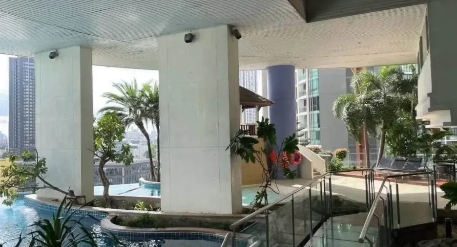 Condo en alquiler de 2 habitaciones en Khlong Toei, Bangkok