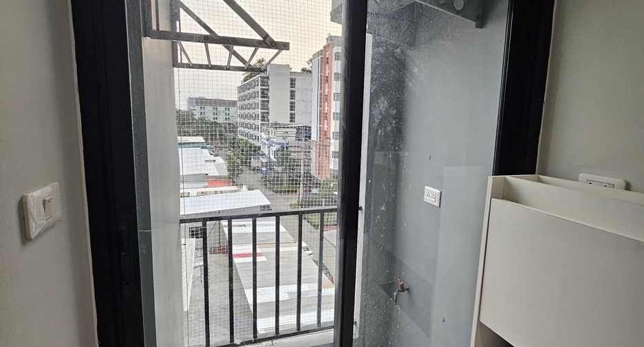 For sale studio condo in Mueang Samut Prakan, Samut Prakan