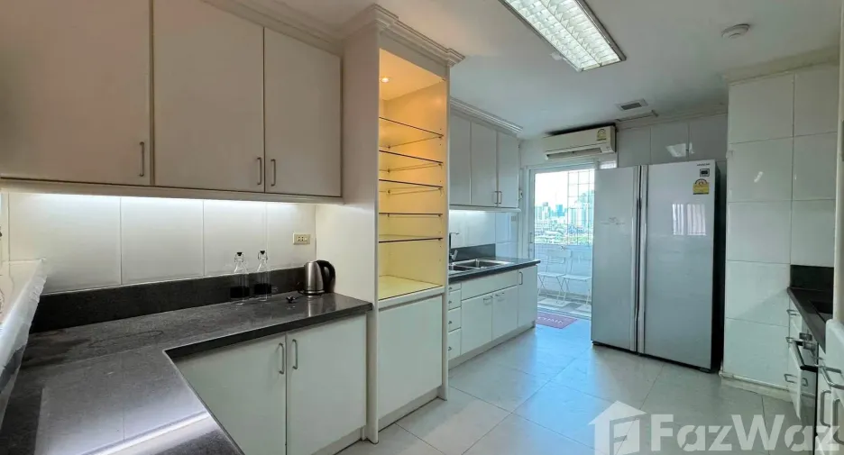 For sale and for rent 3 bedrooms condo in Watthana, Bangkok