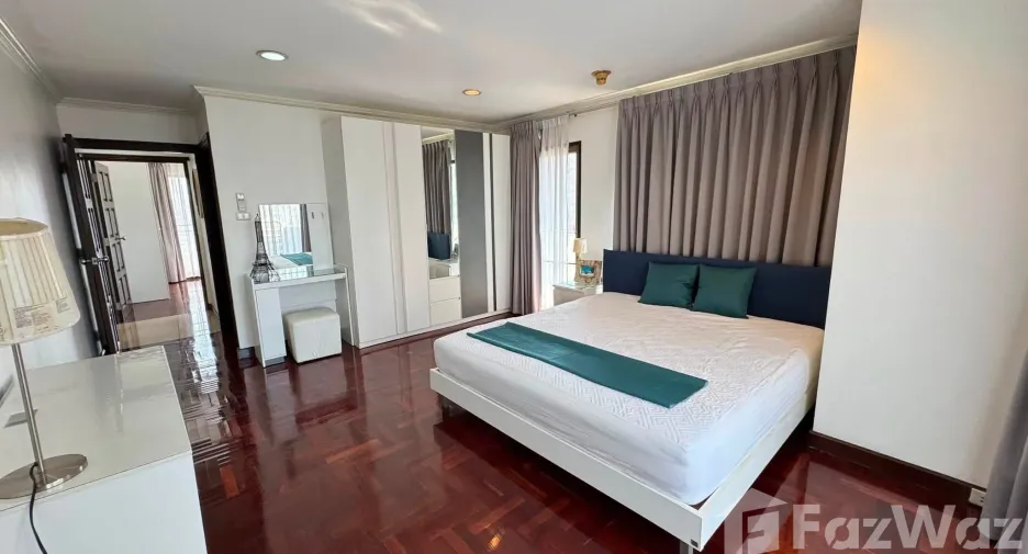 For sale and for rent 3 bedrooms condo in Watthana, Bangkok