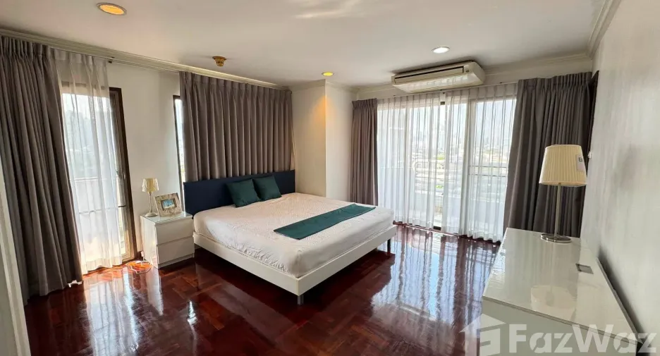 For sale and for rent 3 bedrooms condo in Watthana, Bangkok