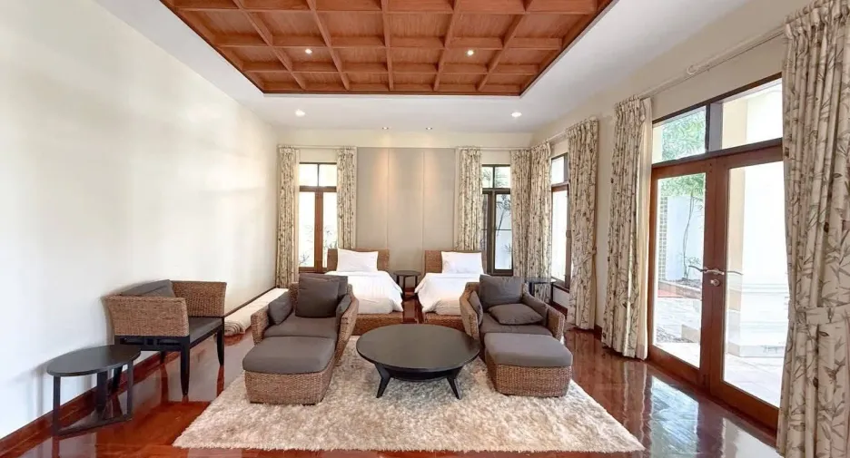 For sale and for rent 5 bedrooms villa in Na Jomtien, Pattaya