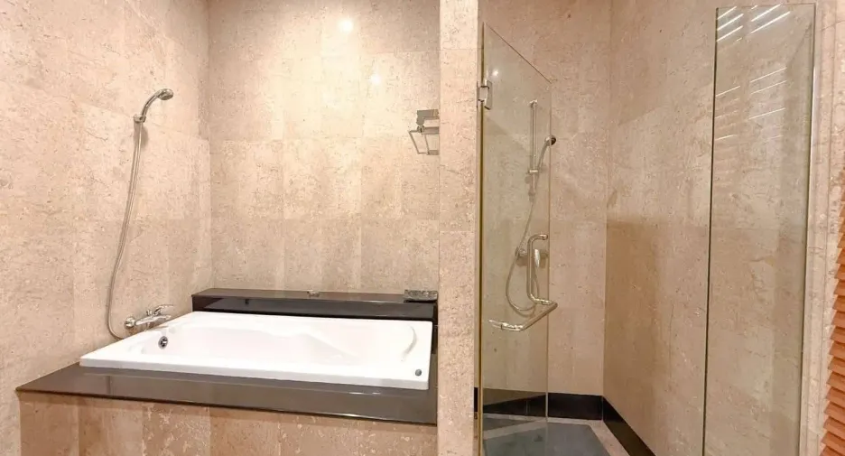 For sale and for rent 5 bedrooms villa in Na Jomtien, Pattaya