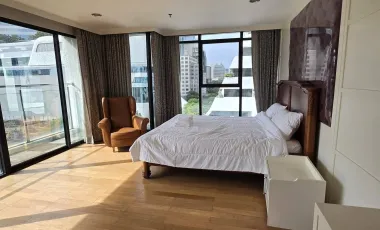 For rent 2 bedrooms condo in Pathum Wan, Bangkok