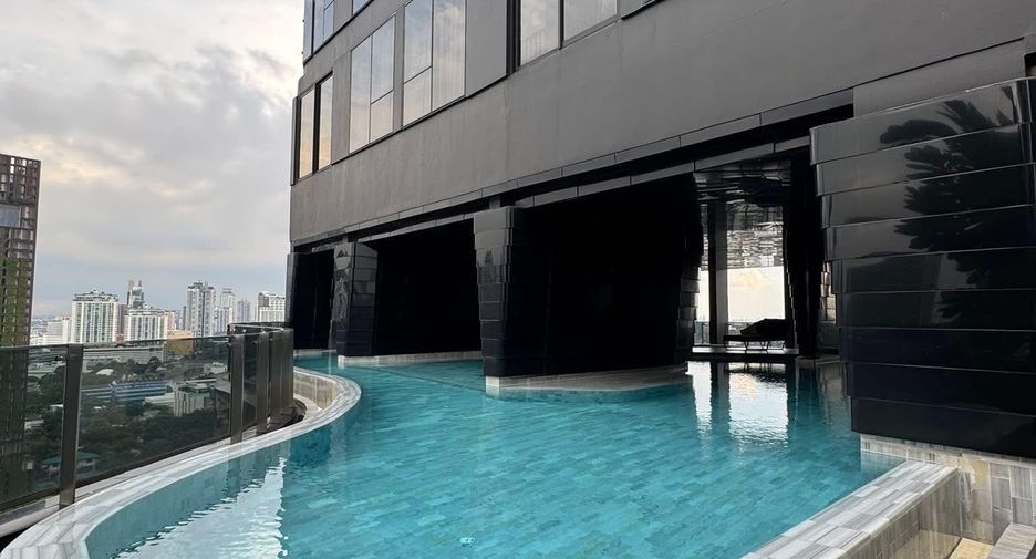 For rent 1 bed condo in Khlong Toei, Bangkok