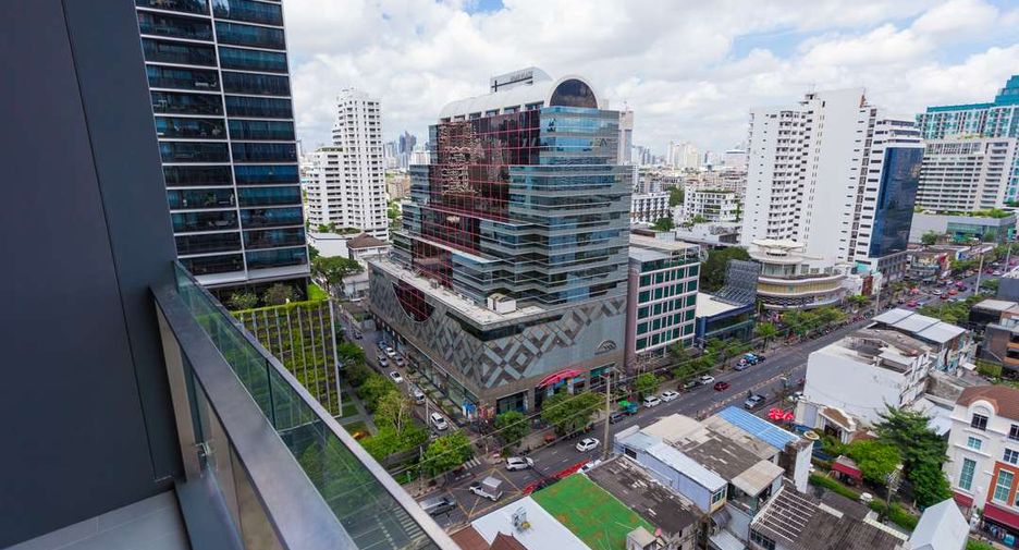 Condo en alquiler y en venta de 1 habitaciones en Watthana, Bangkok