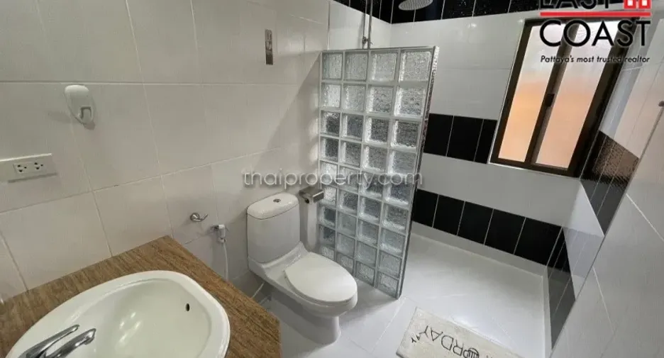 À louer 3 chambres maison à Bang Lamung, Chonburi