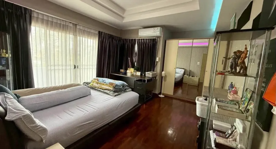 For sale 4 bedrooms house in Mueang Khon Kaen, Khon Kaen