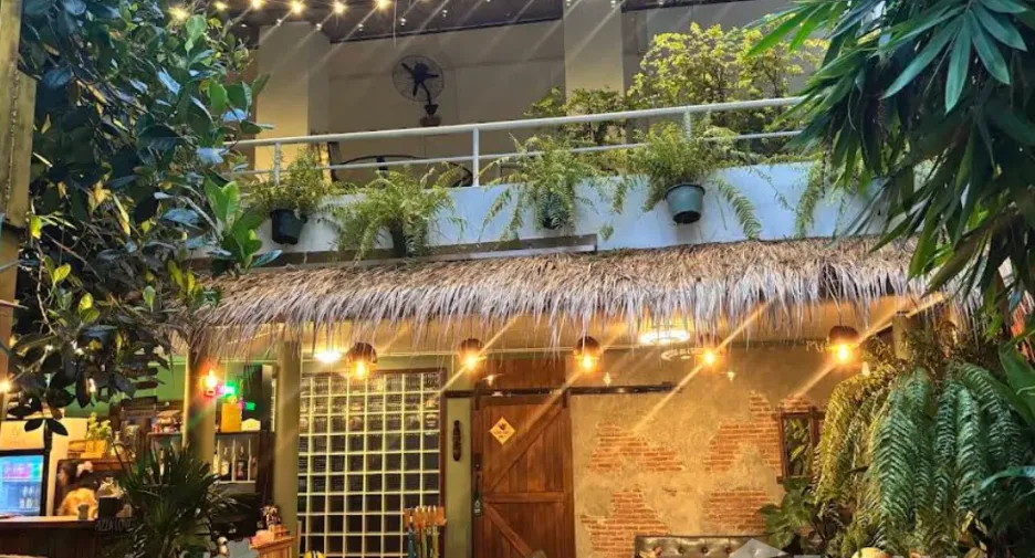 For sale 5 bedrooms hotel in Khlong Toei, Bangkok