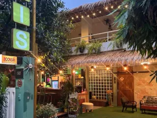 For sale 5 bedrooms hotel in Khlong Toei, Bangkok
