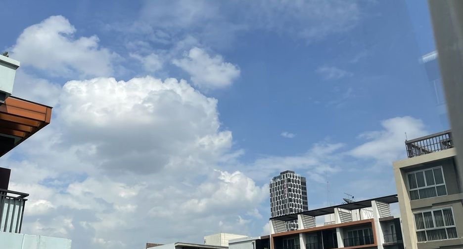 Продажа 1 кровать кондо в Пхра Кханонг, Бангкок