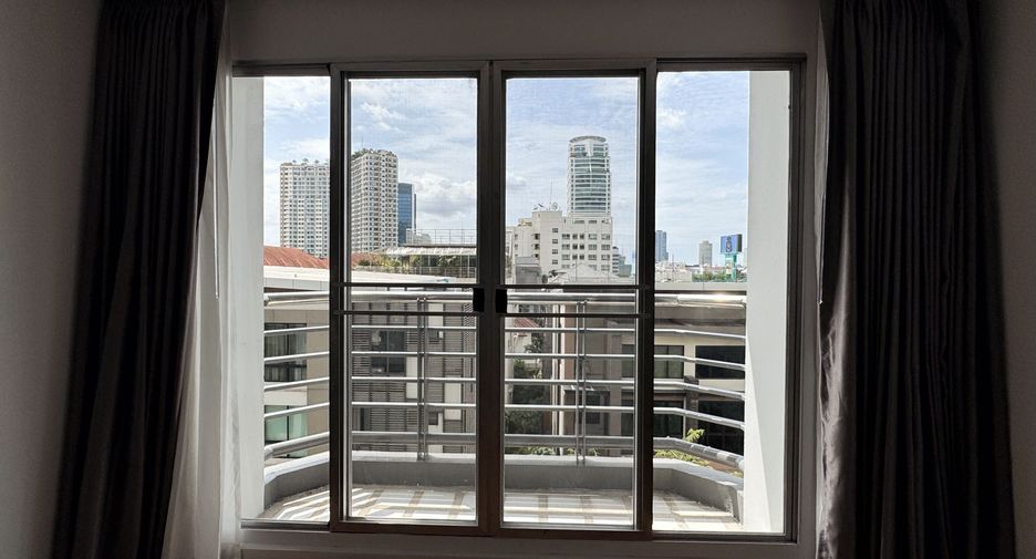 For sale and for rent 3 bedrooms condo in Yan Nawa, Bangkok