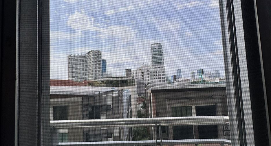 For sale and for rent 3 bedrooms condo in Yan Nawa, Bangkok