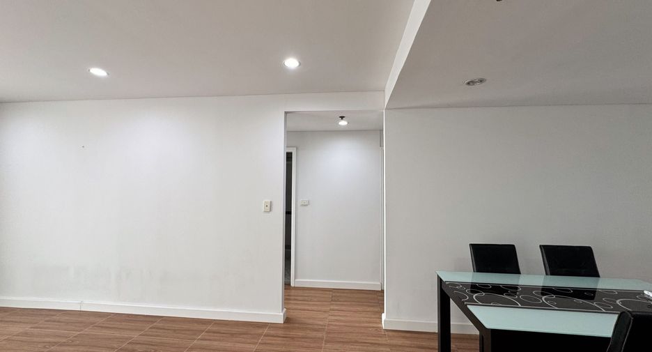 For sale and for rent 3 bedrooms condo in Yan Nawa, Bangkok