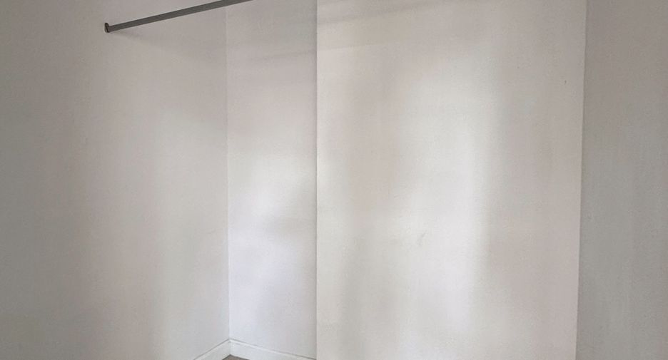 For sale and for rent 3 bedrooms condo in Yan Nawa, Bangkok