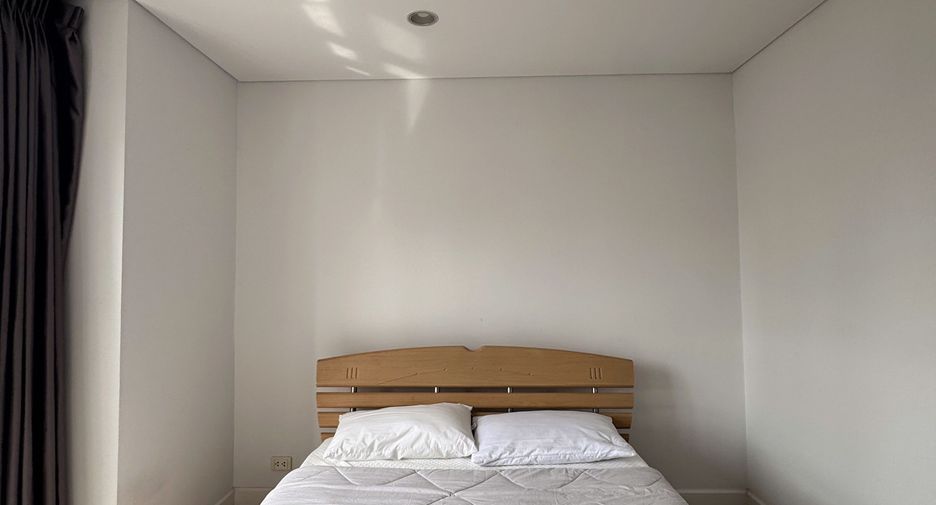 For sale and for rent 3 bedrooms condo in Yan Nawa, Bangkok