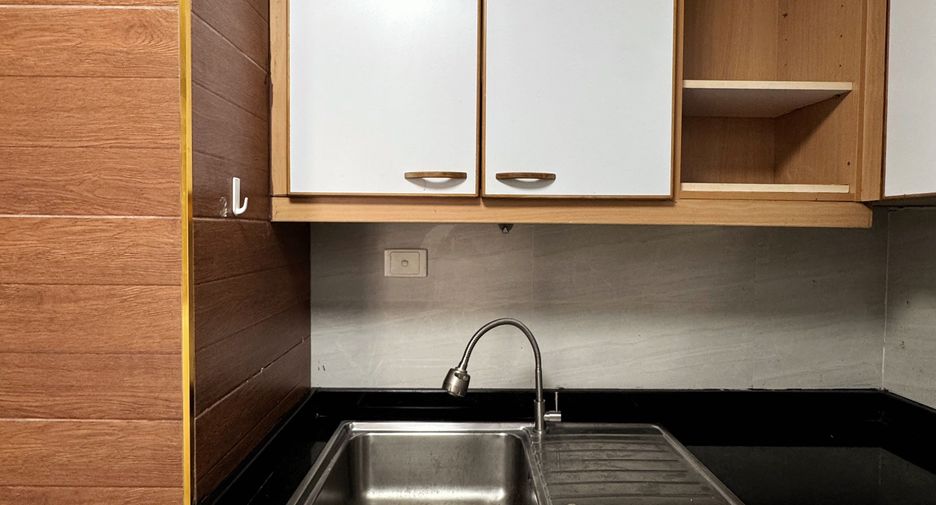 For sale and for rent 3 bedrooms condo in Yan Nawa, Bangkok