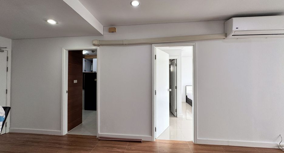 For sale and for rent 3 bedrooms condo in Yan Nawa, Bangkok