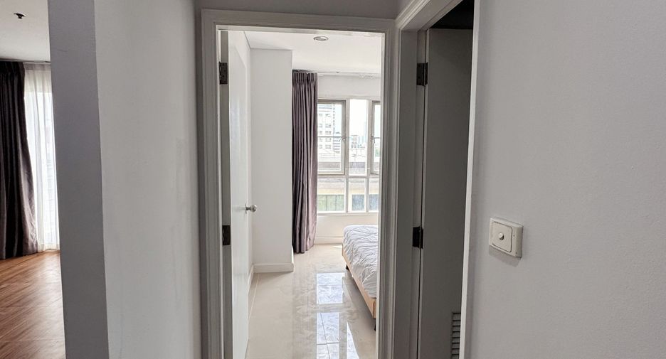 For sale and for rent 3 bedrooms condo in Yan Nawa, Bangkok