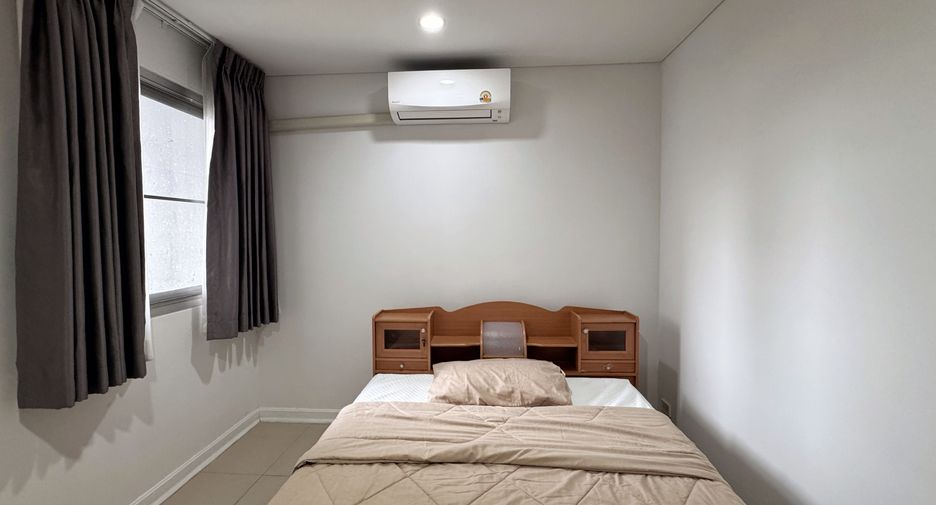 For sale and for rent 3 bedrooms condo in Yan Nawa, Bangkok