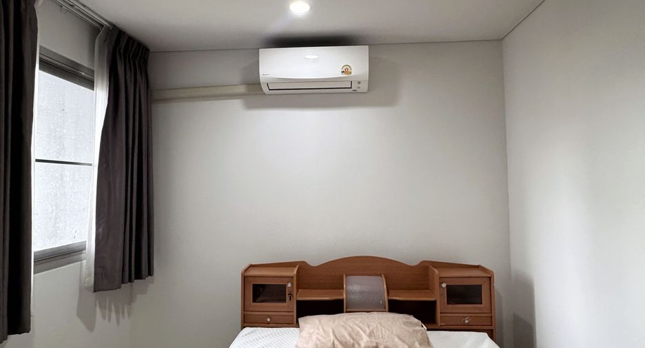 For sale and for rent 3 bedrooms condo in Yan Nawa, Bangkok