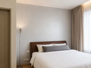 For sale 1 bed condo in Khlong Toei, Bangkok