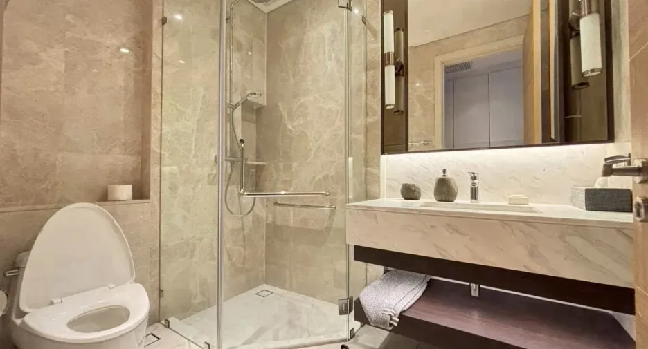 For rent 2 bedrooms condo in Pathum Wan, Bangkok