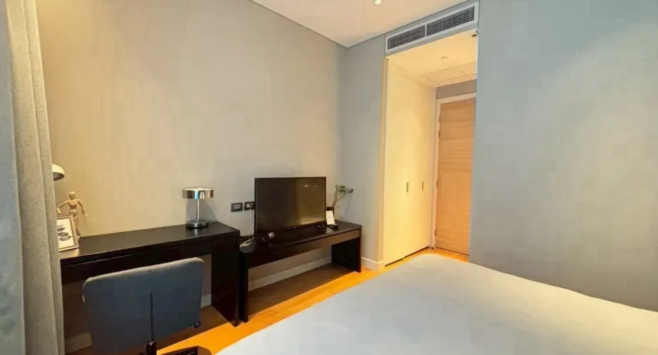 For rent 2 bedrooms condo in Pathum Wan, Bangkok