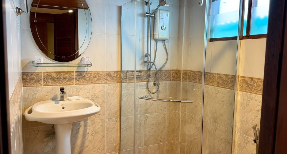 Hotel en venta de 5 habitaciones en Kathu, Phuket