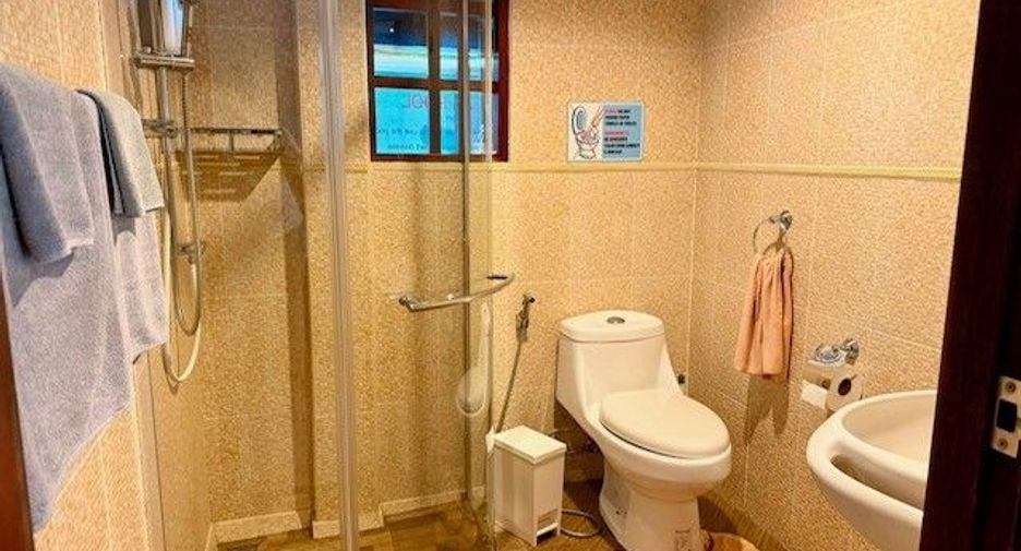 Hotel en venta de 5 habitaciones en Kathu, Phuket