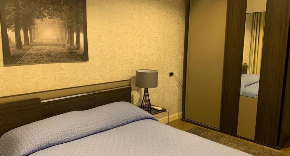For rent 3 bedrooms condo in Khlong Toei, Bangkok