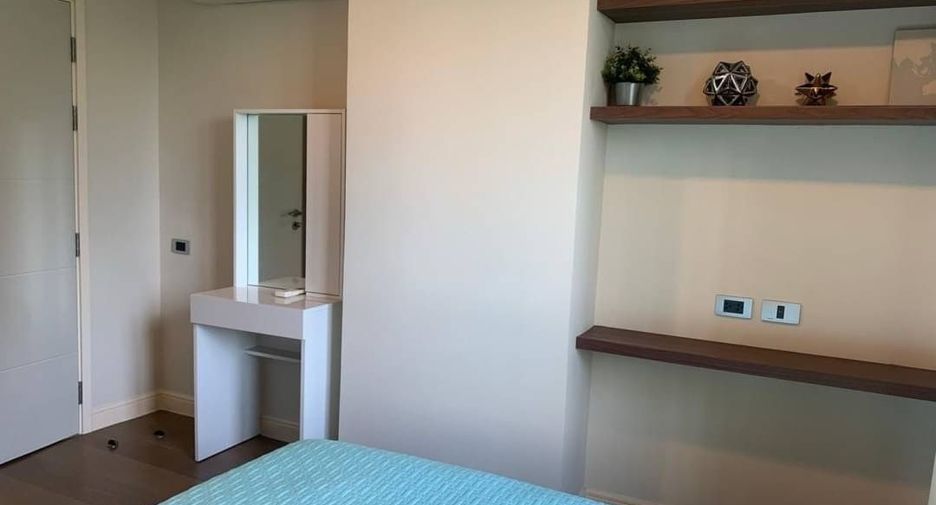 For rent 3 bedrooms condo in Khlong Toei, Bangkok