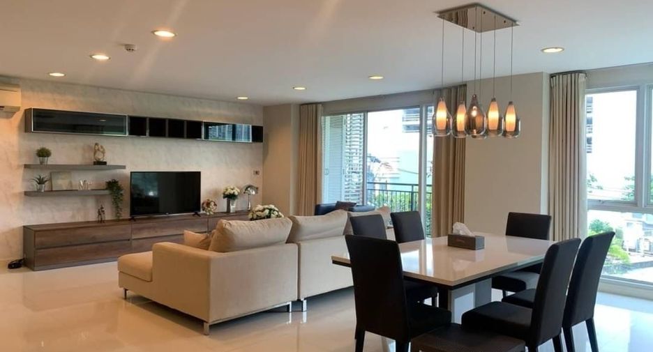 For rent 3 bedrooms condo in Khlong Toei, Bangkok