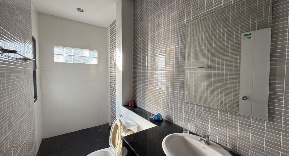 For rent 2 bedrooms house in Mueang Chiang Mai, Chiang Mai
