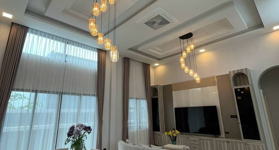 Villa en venta de 4 habitaciones en Bang Lamung, Chonburi