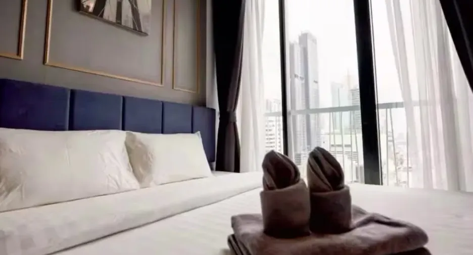 For rent 2 bedrooms condo in Yan Nawa, Bangkok