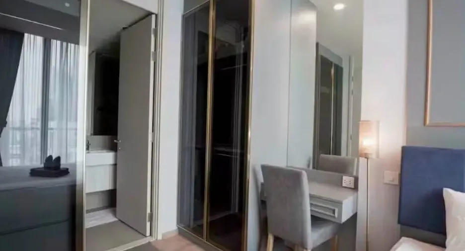 For rent 2 bedrooms condo in Yan Nawa, Bangkok
